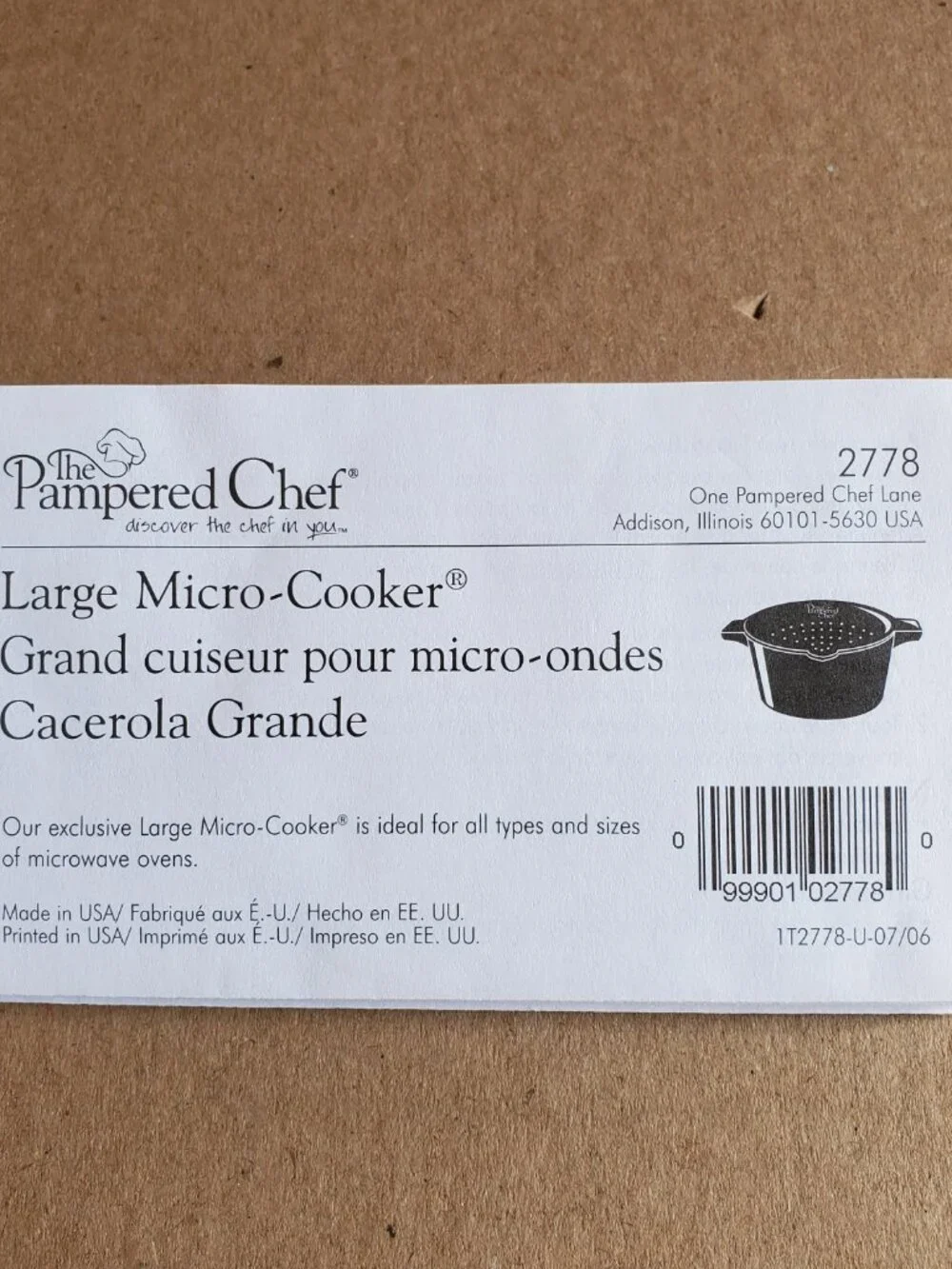 Pampered Chef Black 2 Quart  Microwave Steamer & Rice Cooker With  Locking Lid